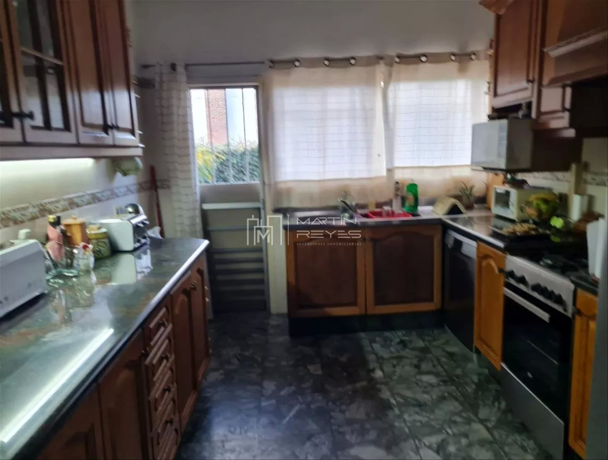 Casa ID.954 - Venta Casa 6 Dormitorios en Carrasco Sur (cod 954)