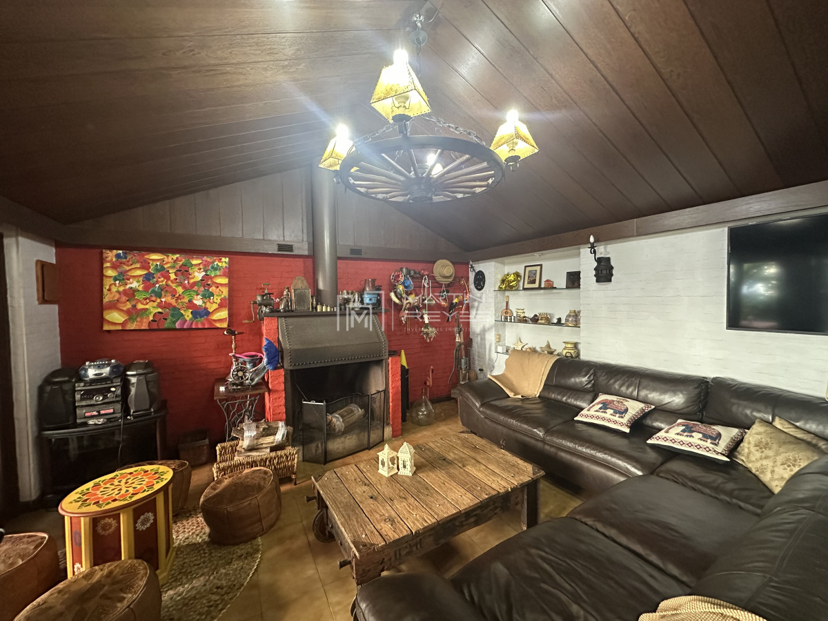 Casa ID.1214 - Venta en Exclusiva Casa 3 Dormitorios, Escritorio o Consultorio Profesional, Servicio completo en Punta Carretas