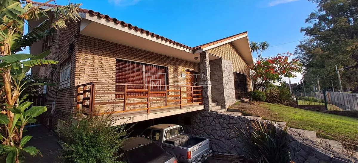 Casa ID.954 - Venta Casa 6 Dormitorios en Carrasco Sur (cod 954)