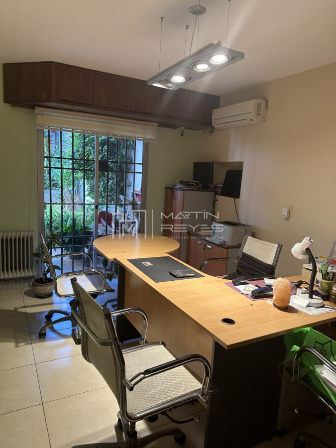 Casa ID.1214 - Venta en Exclusiva Casa 3 Dormitorios, Escritorio o Consultorio Profesional, Servicio completo en Punta Carretas