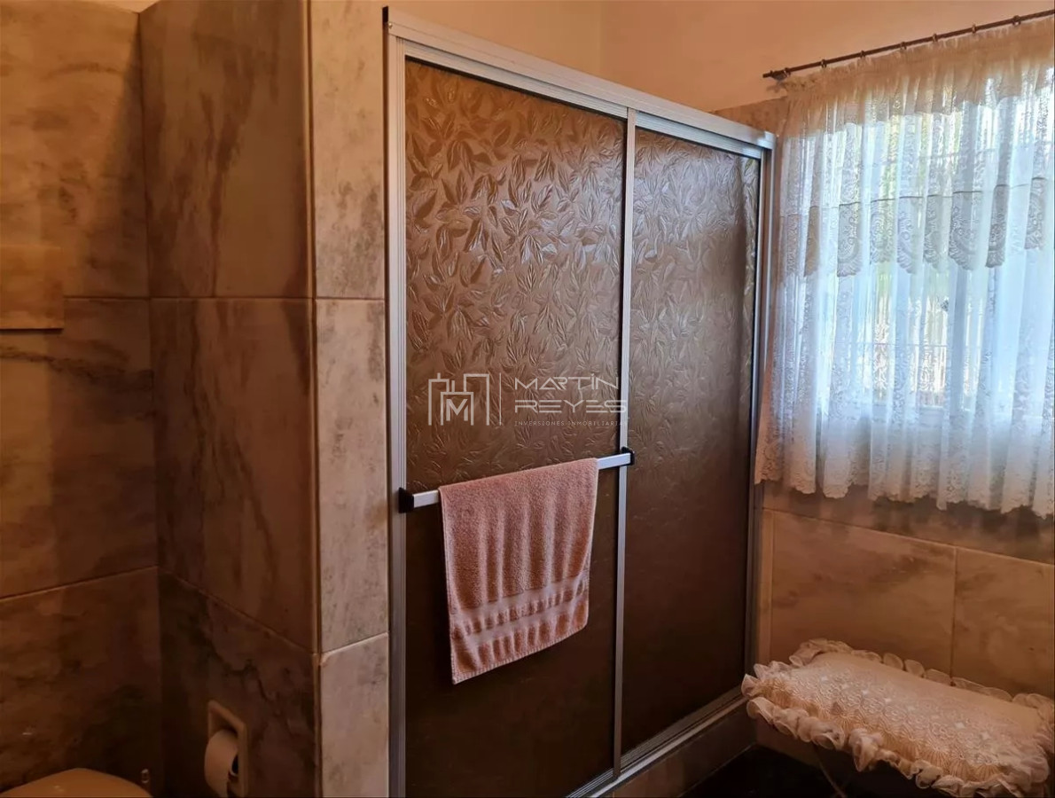 Casa ID.954 - Venta Casa 6 Dormitorios en Carrasco Sur (cod 954)