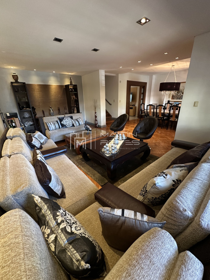 Casa ID.1214 - Venta en Exclusiva Casa 3 Dormitorios, Escritorio o Consultorio Profesional, Servicio completo en Punta Carretas