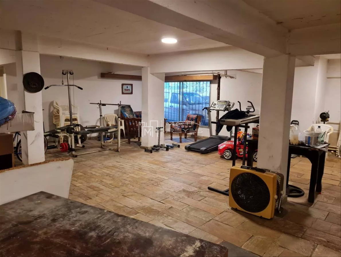 Casa ID.954 - Venta Casa 6 Dormitorios en Carrasco Sur (cod 954)