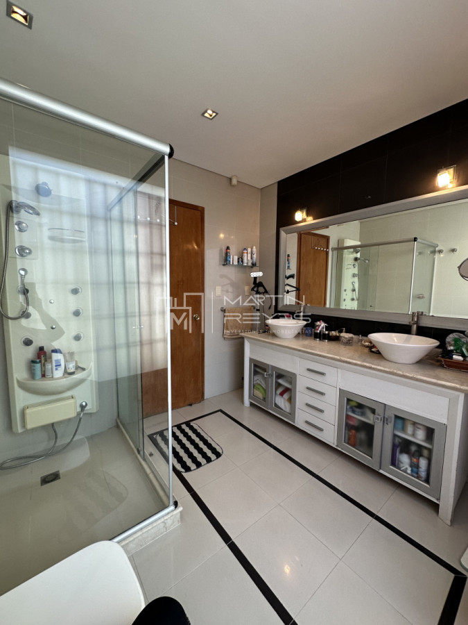 Casa ID.1214 - Venta en Exclusiva Casa 3 Dormitorios, Escritorio o Consultorio Profesional, Servicio completo en Punta Carretas