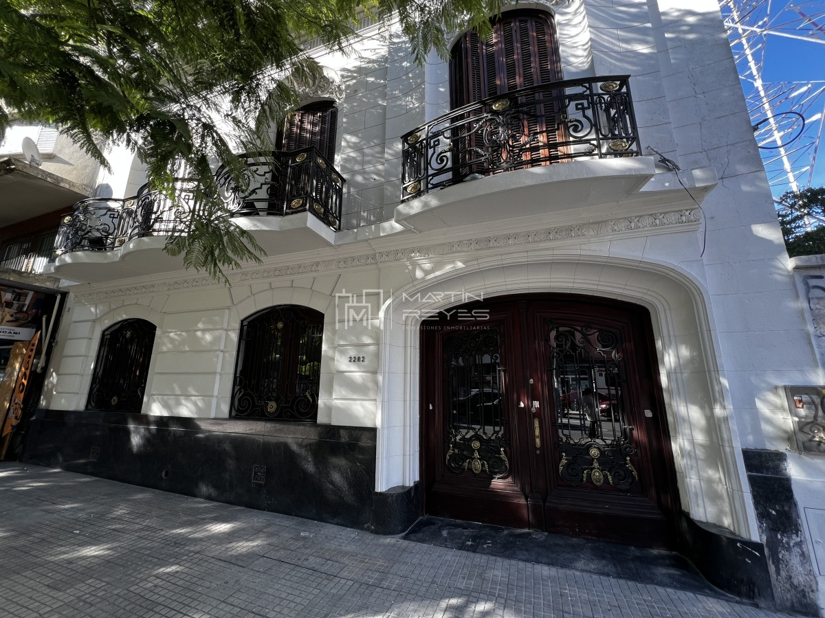Casa ID.522 - Venta Casa 9 Dormitorios sobre Av. 18 de Julio 