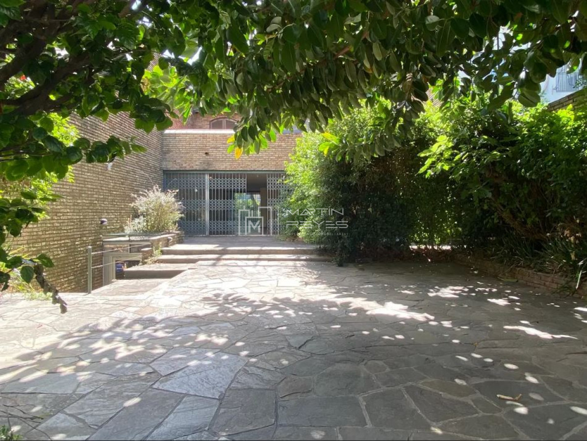 Casa ID.1054 - Venta Exclusvia Casa en Parque Rodo
