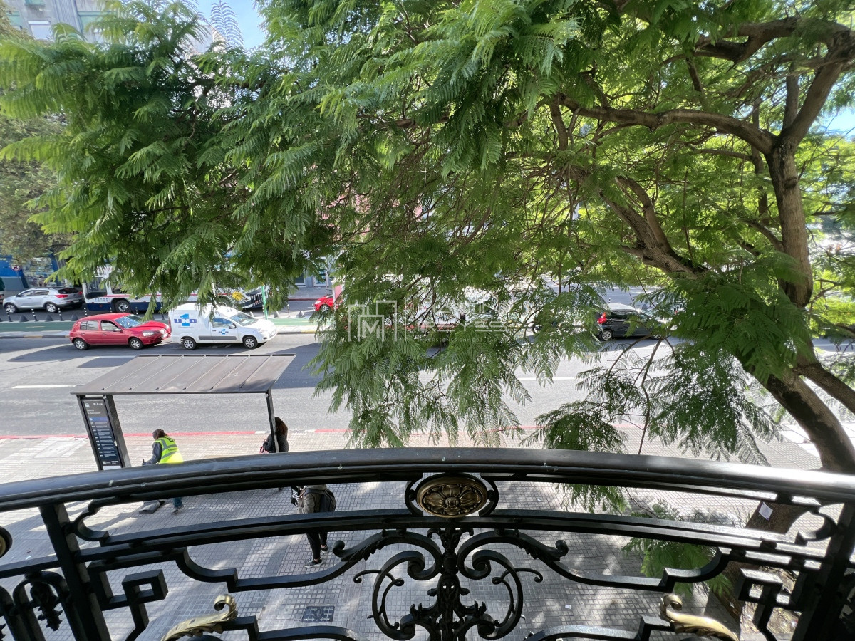 Casa ID.522 - Venta Casa 9 Dormitorios sobre Av. 18 de Julio 