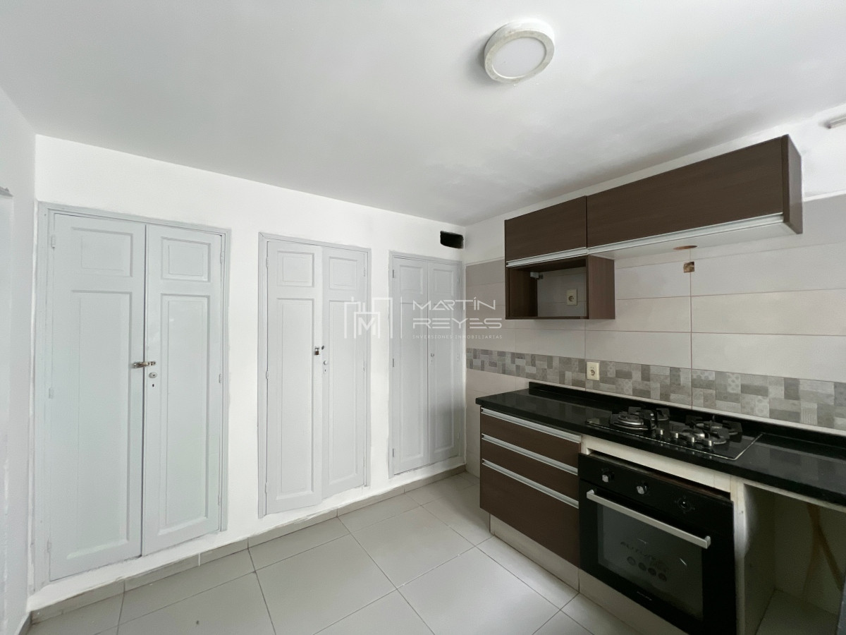 Casa ID.522 - Venta Casa 9 Dormitorios sobre Av. 18 de Julio 