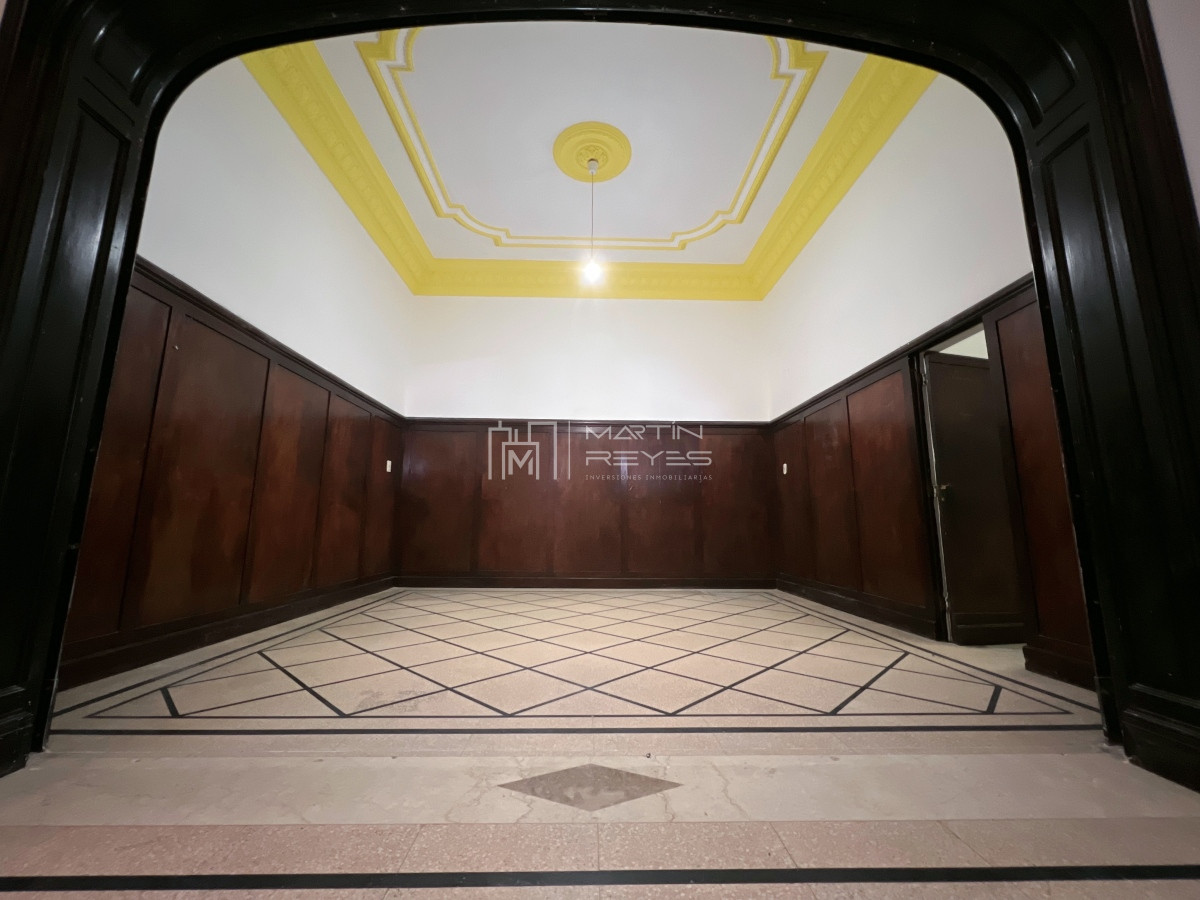 Casa ID.522 - Venta Casa 9 Dormitorios sobre Av. 18 de Julio 