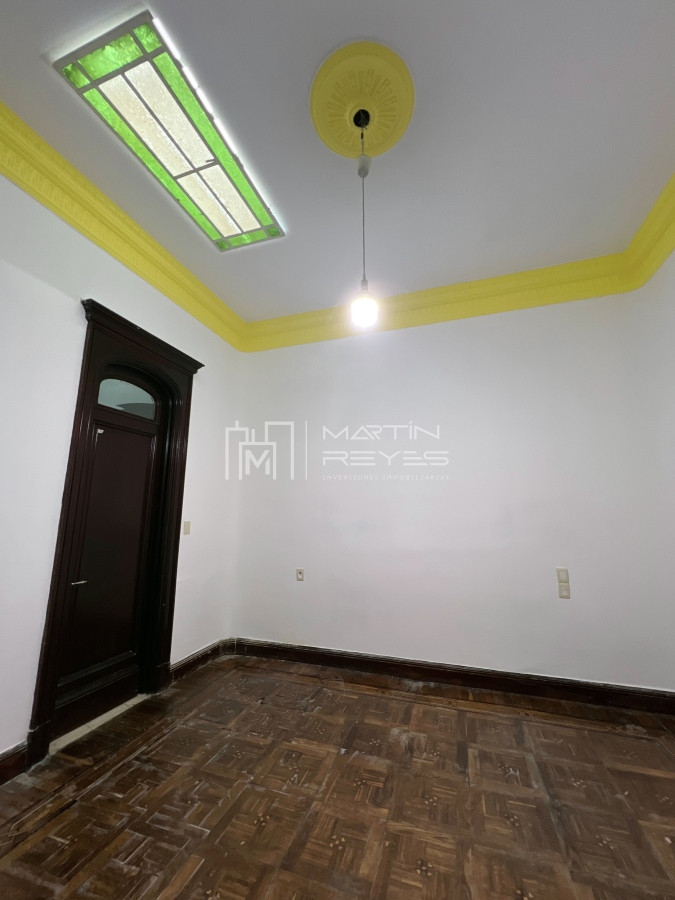 Casa ID.522 - Venta Casa 9 Dormitorios sobre Av. 18 de Julio 