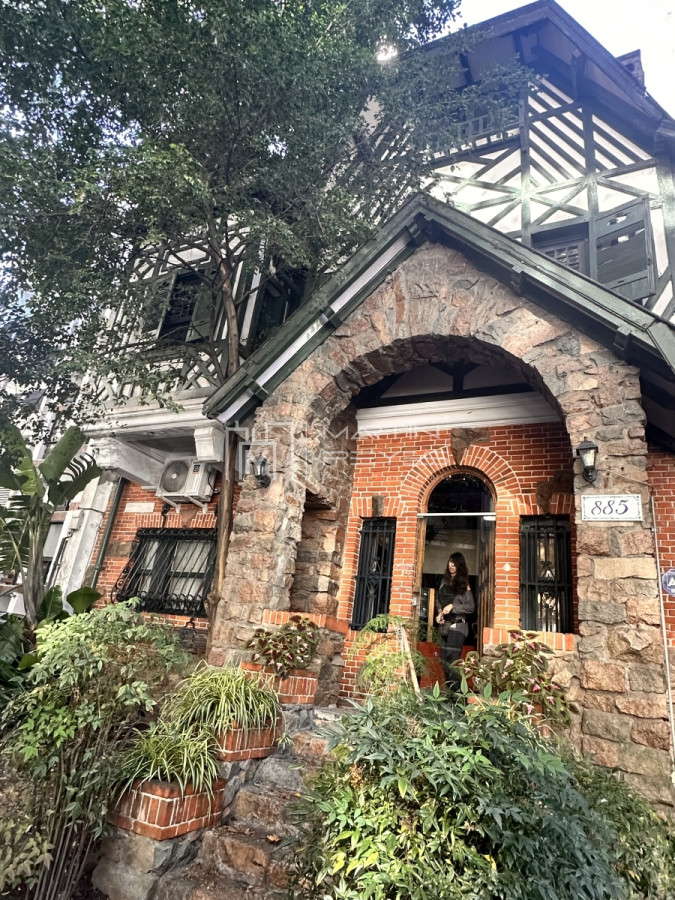 Casa ID.888 - Alquiler Casa 6 Dormitorios en Pocitos (cod 888)
