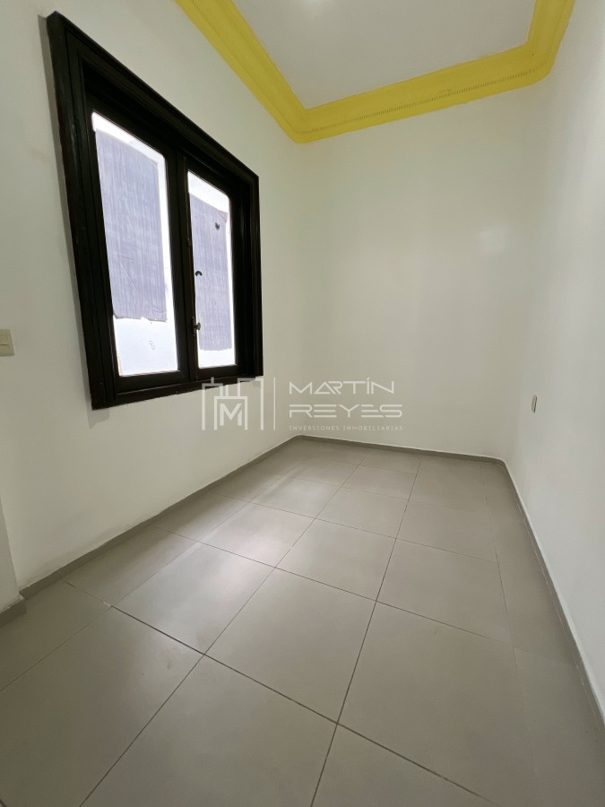 Casa ID.522 - Venta Casa 9 Dormitorios sobre Av. 18 de Julio 
