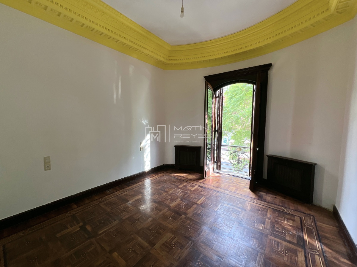 Casa ID.522 - Venta Casa 9 Dormitorios sobre Av. 18 de Julio 