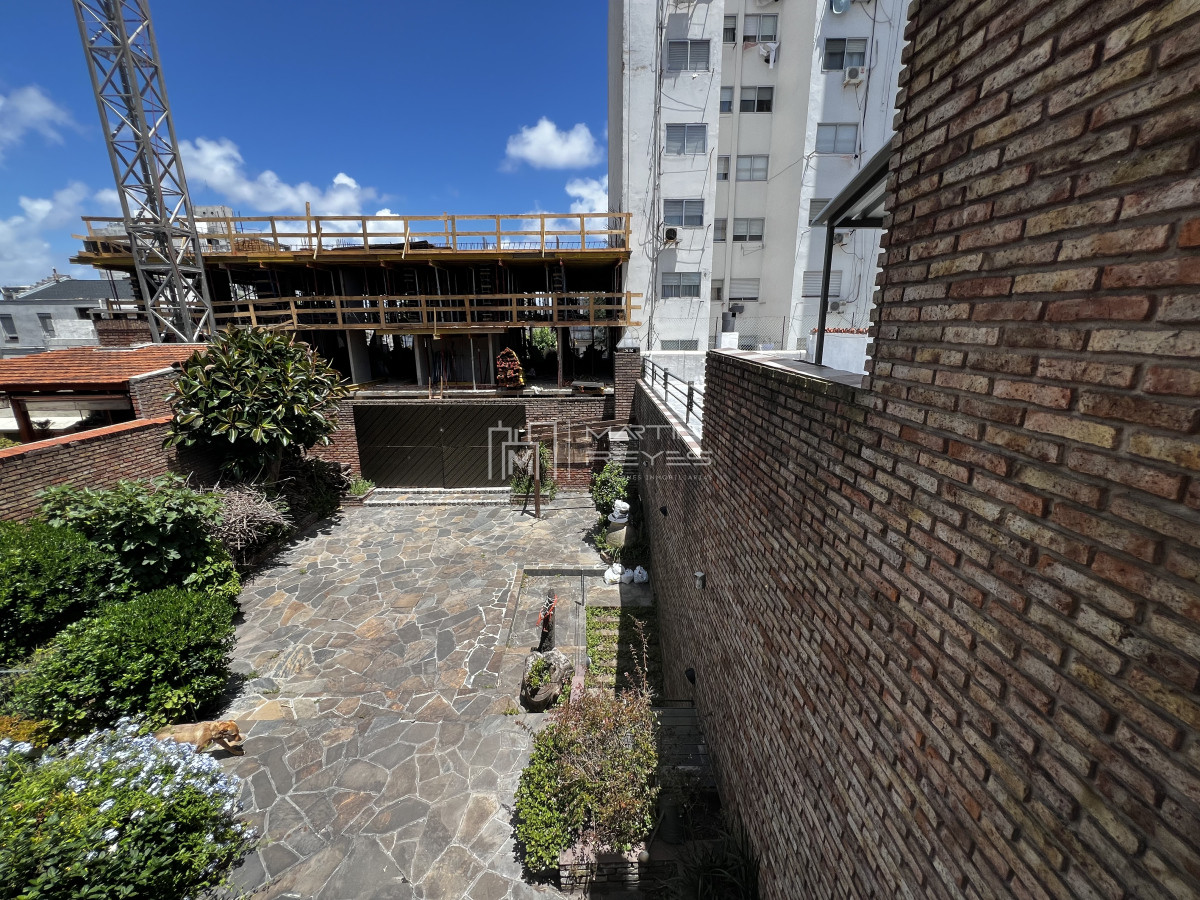Casa ID.1054 - Venta Exclusvia Casa en Parque Rodo