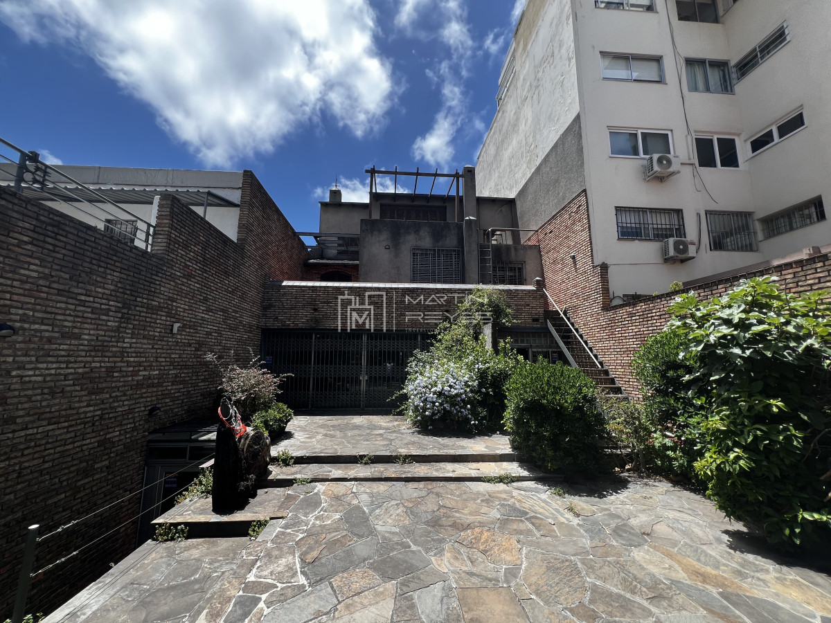 Casa ID.1054 - Venta Exclusvia Casa en Parque Rodo
