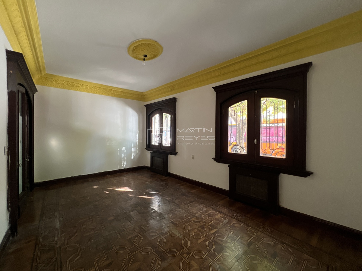 Casa ID.522 - Venta Casa 9 Dormitorios sobre Av. 18 de Julio 
