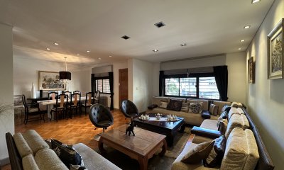 Venta en Exclusiva Casa 3 Dormitorios, Escritorio o Consultorio Profesional, Servicio completo en Punta Carretas