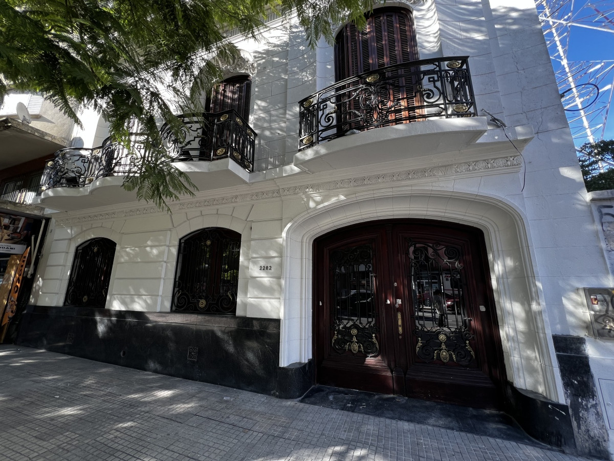 Venta Casa 9 Dormitorios sobre Av. 18 de Julio 