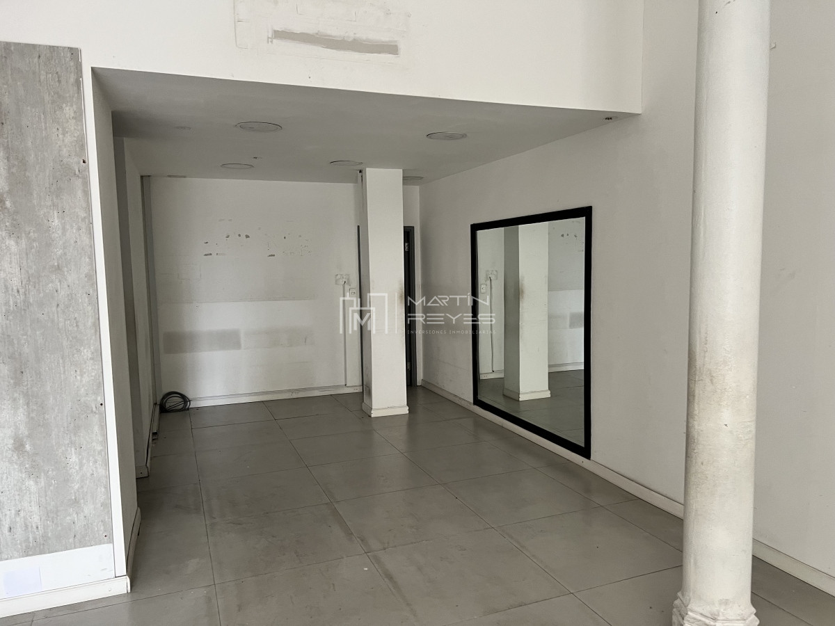 Local Comercial ID.307 - Alquiler Local Comercial sobre Av. 18 de Julio