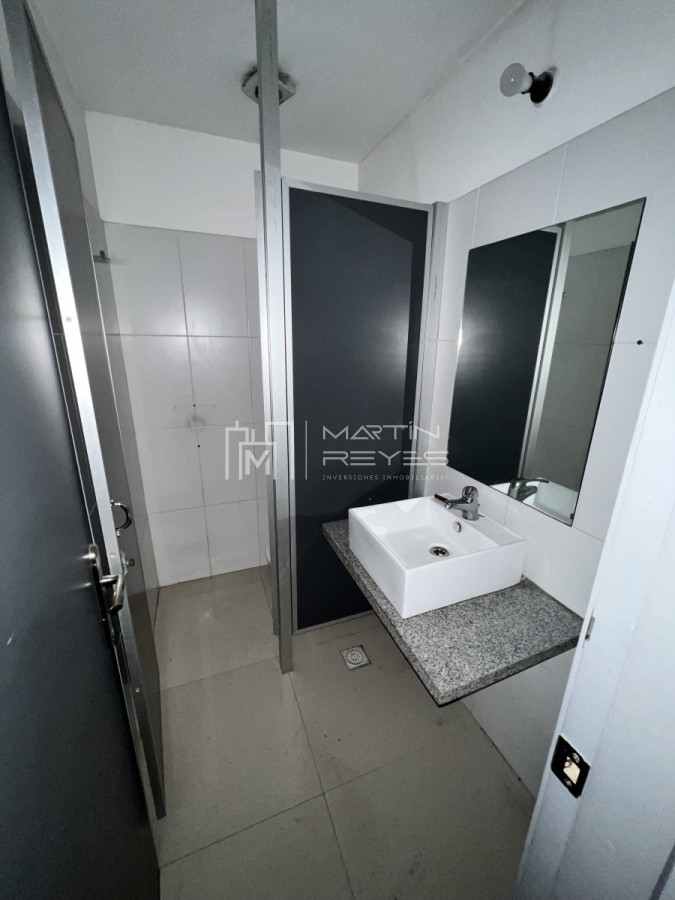 Local Comercial ID.307 - Alquiler Local Comercial sobre Av. 18 de Julio