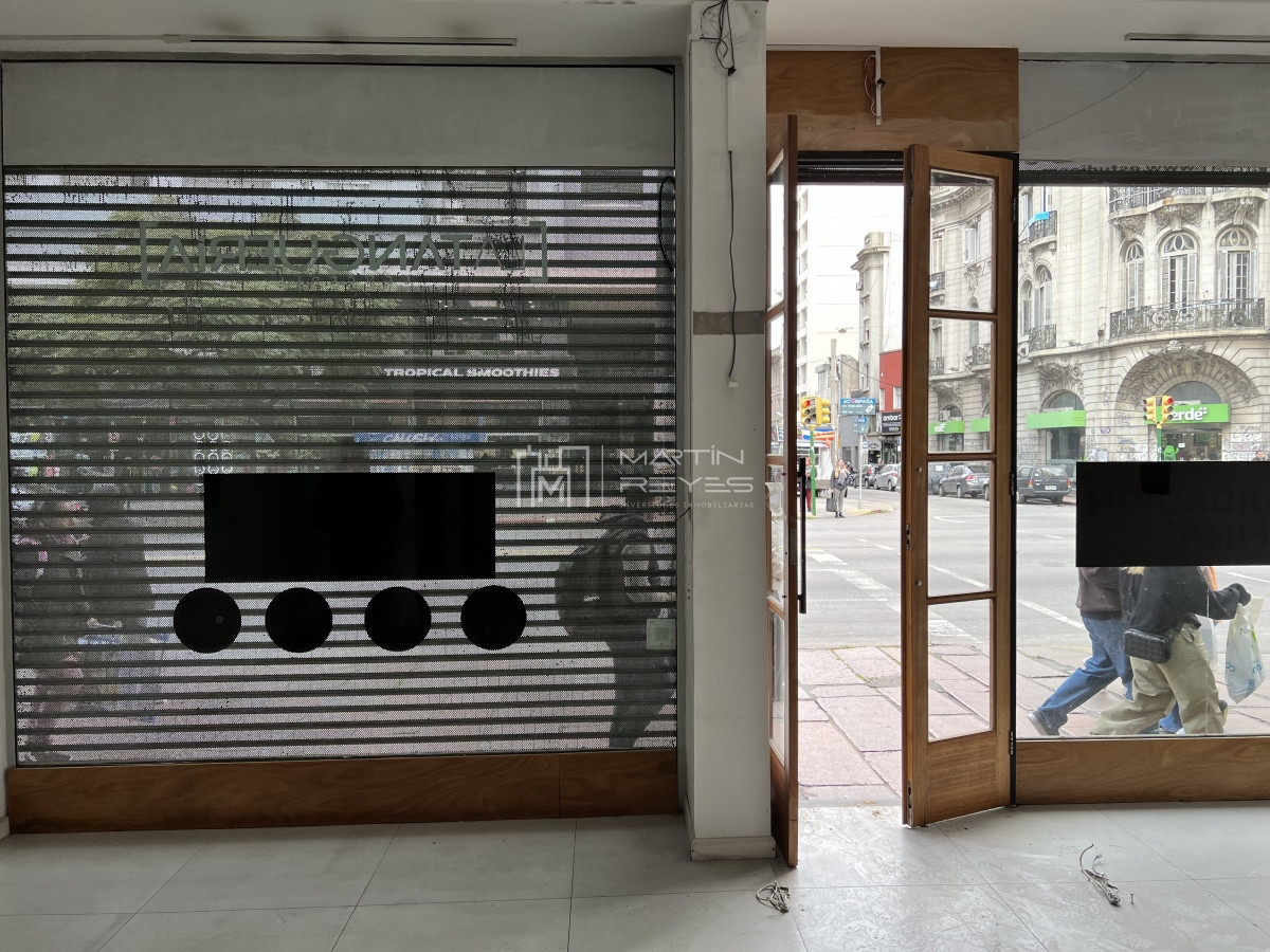 Local Comercial ID.307 - Alquiler Local Comercial sobre Av. 18 de Julio