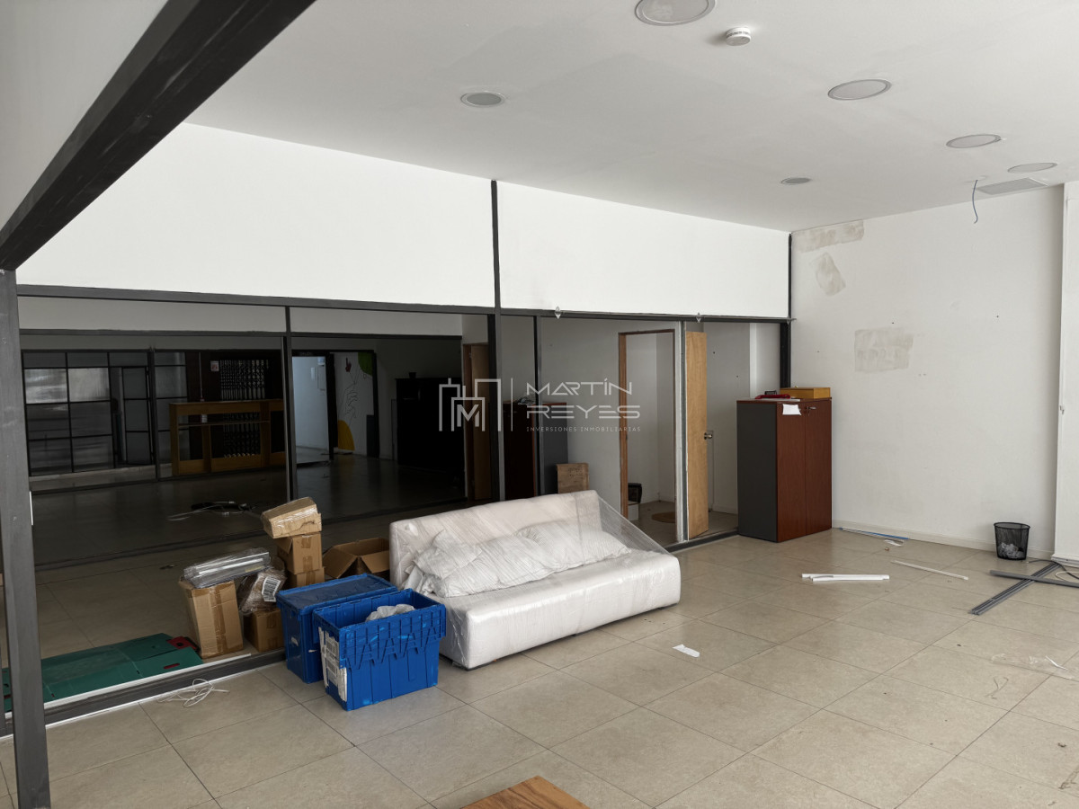 Local Comercial ID.1570 - Venta Edificio Corporativo 2000m² en Ciudad Vieja - 5 Niveles - Ideal Inversión (cod 1570)