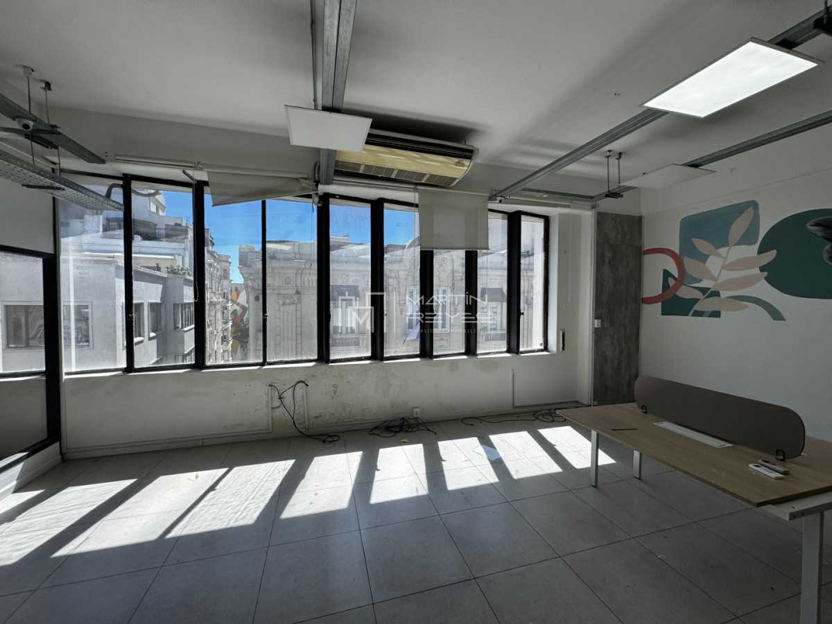 Local Comercial ID.1570 - Venta Edificio Corporativo 2000m² en Ciudad Vieja - 5 Niveles - Ideal Inversión (cod 1570)