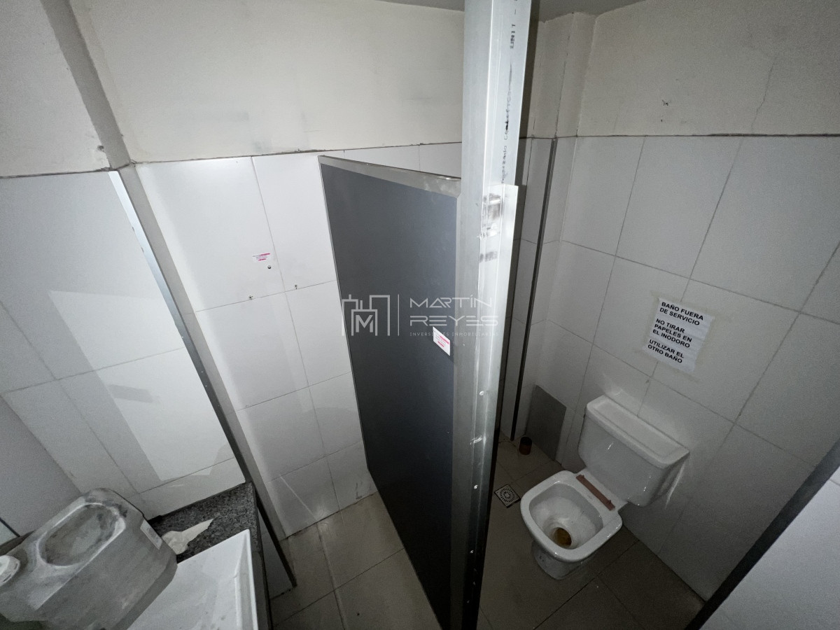 Local Comercial ID.307 - Alquiler Local Comercial sobre Av. 18 de Julio