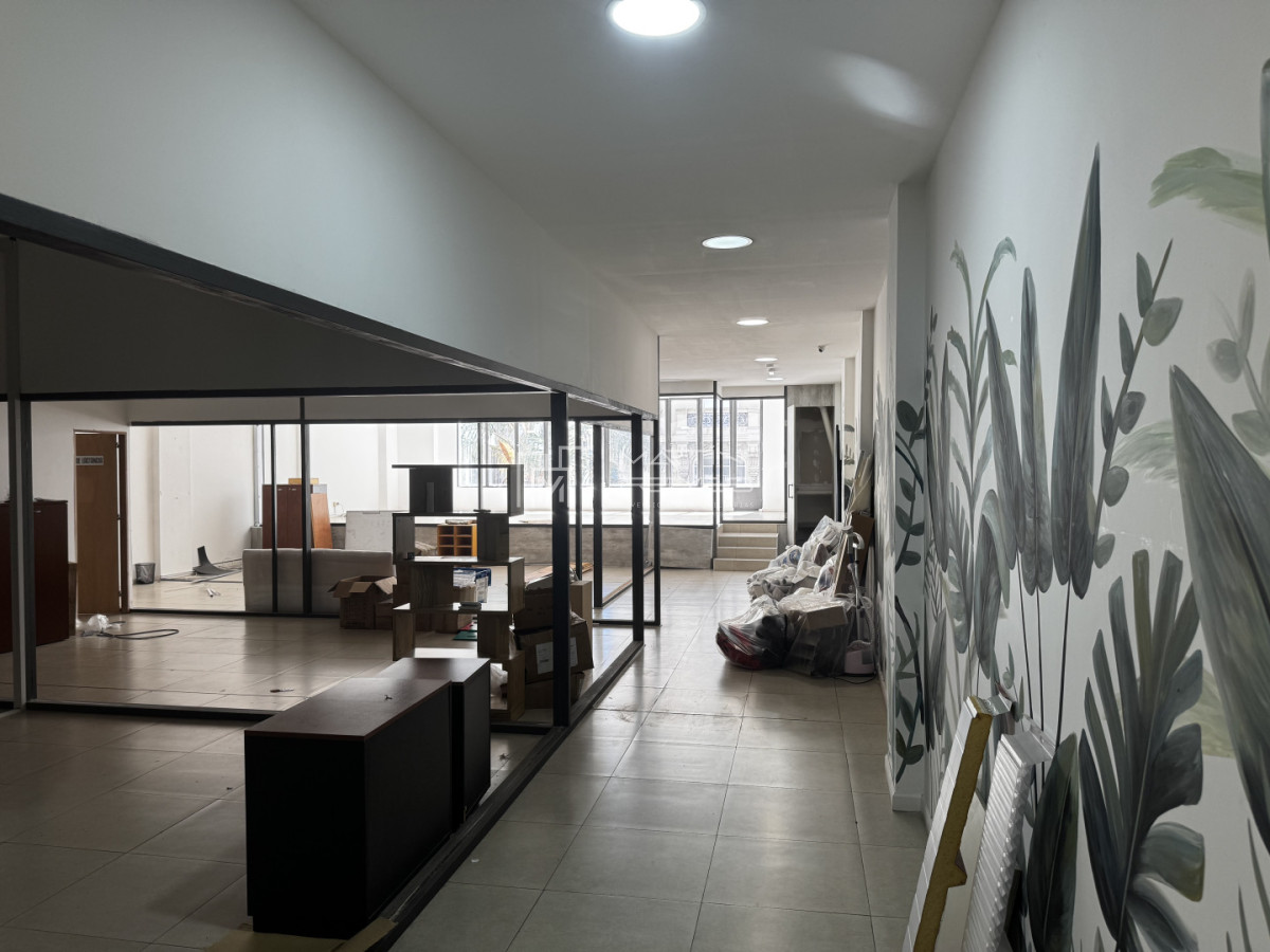 Local Comercial ID.1570 - Venta Edificio Corporativo 2000m² en Ciudad Vieja - 5 Niveles - Ideal Inversión (cod 1570)