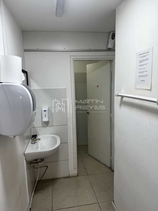 Local Comercial ID.1570/Venta-Edificio-Corporativo-2000m²-en-Ciudad-Vieja---5-Niveles---Ideal-Inversión-(cod-1570) - Venta Edificio Corporativo 2000m² en Ciudad Vieja - 5 Niveles - Ideal Inversión (cod 1570)