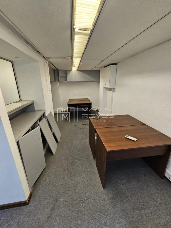 Local Comercial ID.1220 - Alquiler Local Comercial con 10m de frente en Plaza Independencia con 814m2 