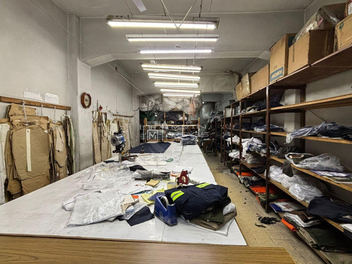 Local Comercial ID.1531/Venta-Local-Comercial-78m2-en-Ciudad-Vieja:-Oportunidad-de-Renta - Venta Local Comercial 78m2 en Ciudad Vieja: Oportunidad de Renta