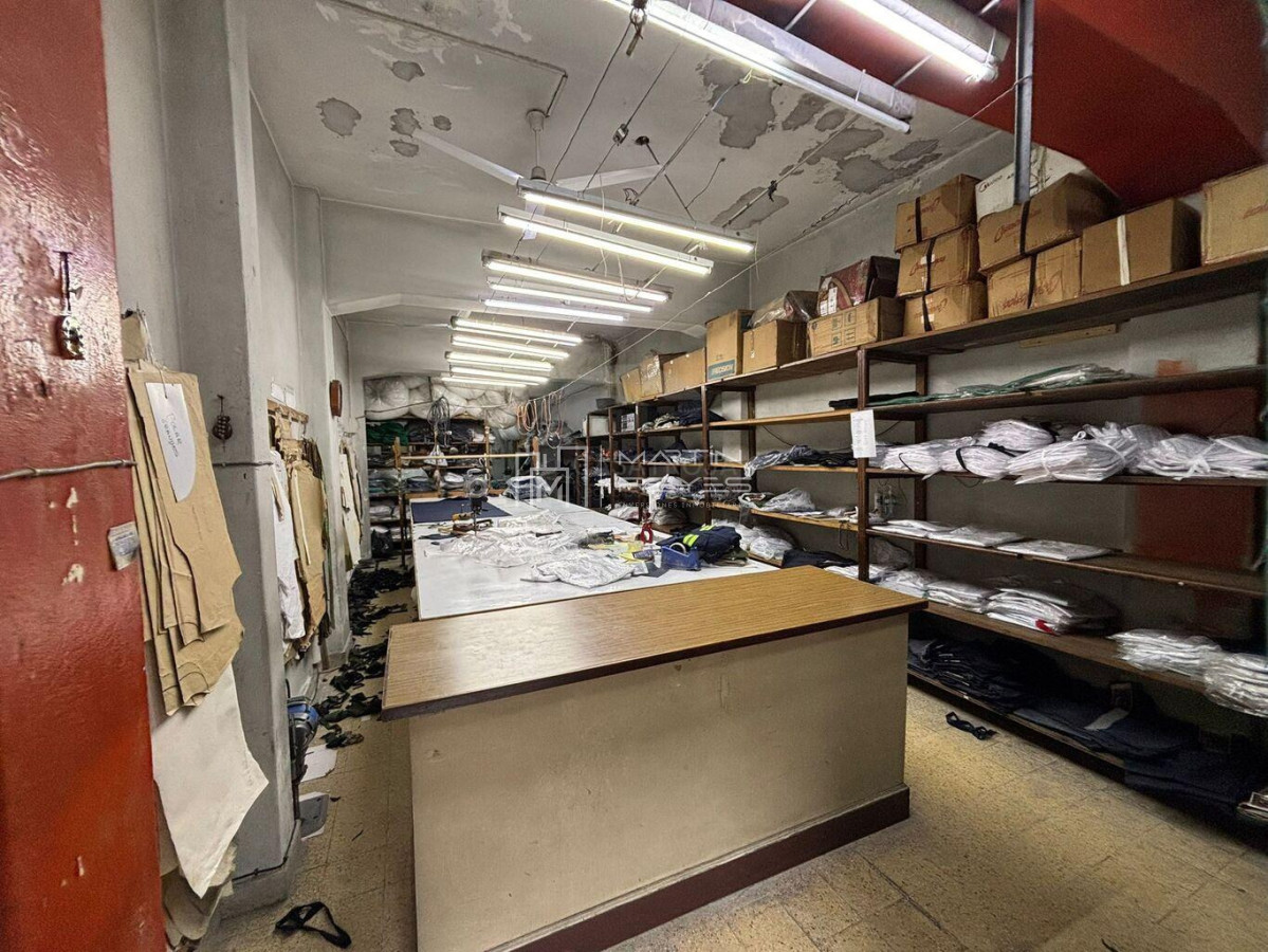 Local Comercial ID.1531/Venta-Local-Comercial-78m2-en-Ciudad-Vieja:-Oportunidad-de-Renta - Venta Local Comercial 78m2 en Ciudad Vieja: Oportunidad de Renta