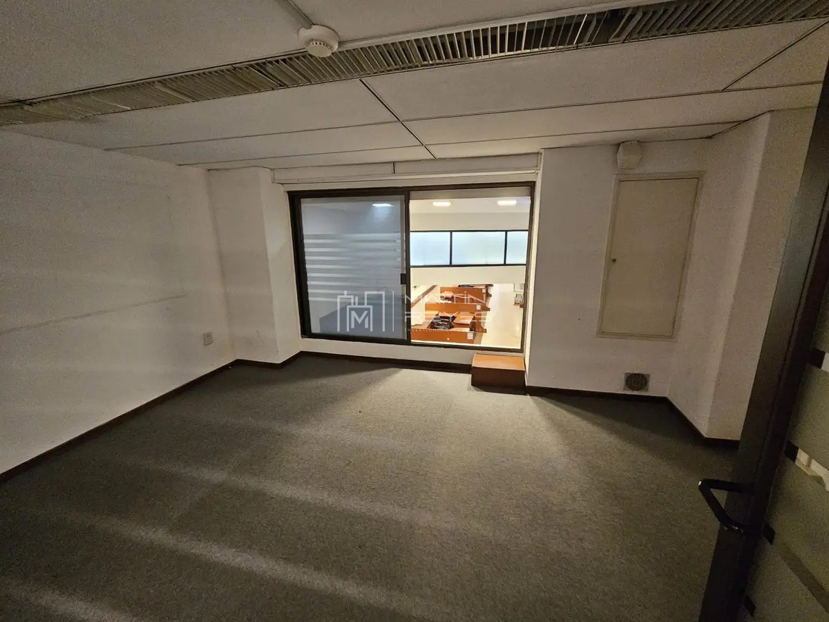 Local Comercial ID.1220 - Alquiler Local Comercial con 10m de frente en Plaza Independencia con 814m2 