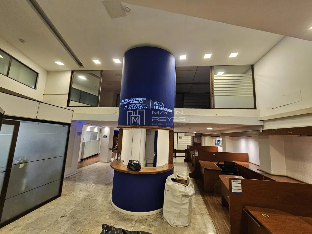 Local Comercial ID.1220 - Alquiler Local Comercial con 10m de frente en Plaza Independencia con 814m2 