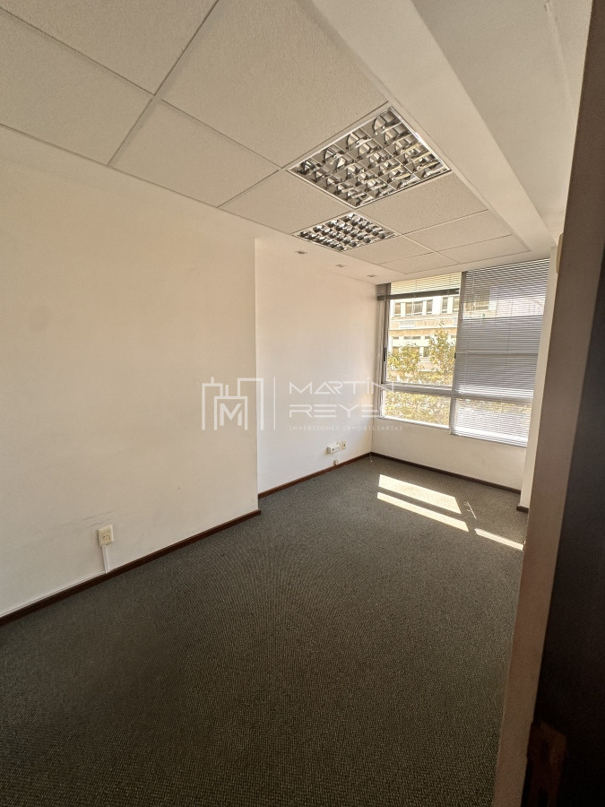 Oficina ID.838 - Alquiler Oficina 145 m2 en Plaza Independencia