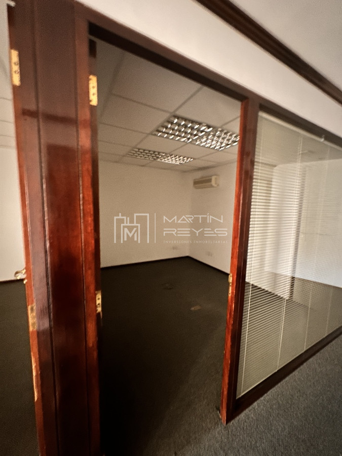 Oficina ID.838 - Alquiler Oficina 145 m2 en Plaza Independencia
