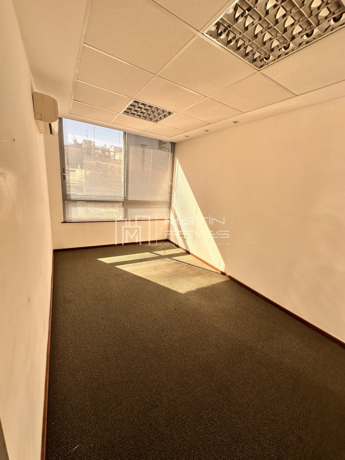 Oficina ID.838 - Alquiler Oficina 145 m2 en Plaza Independencia
