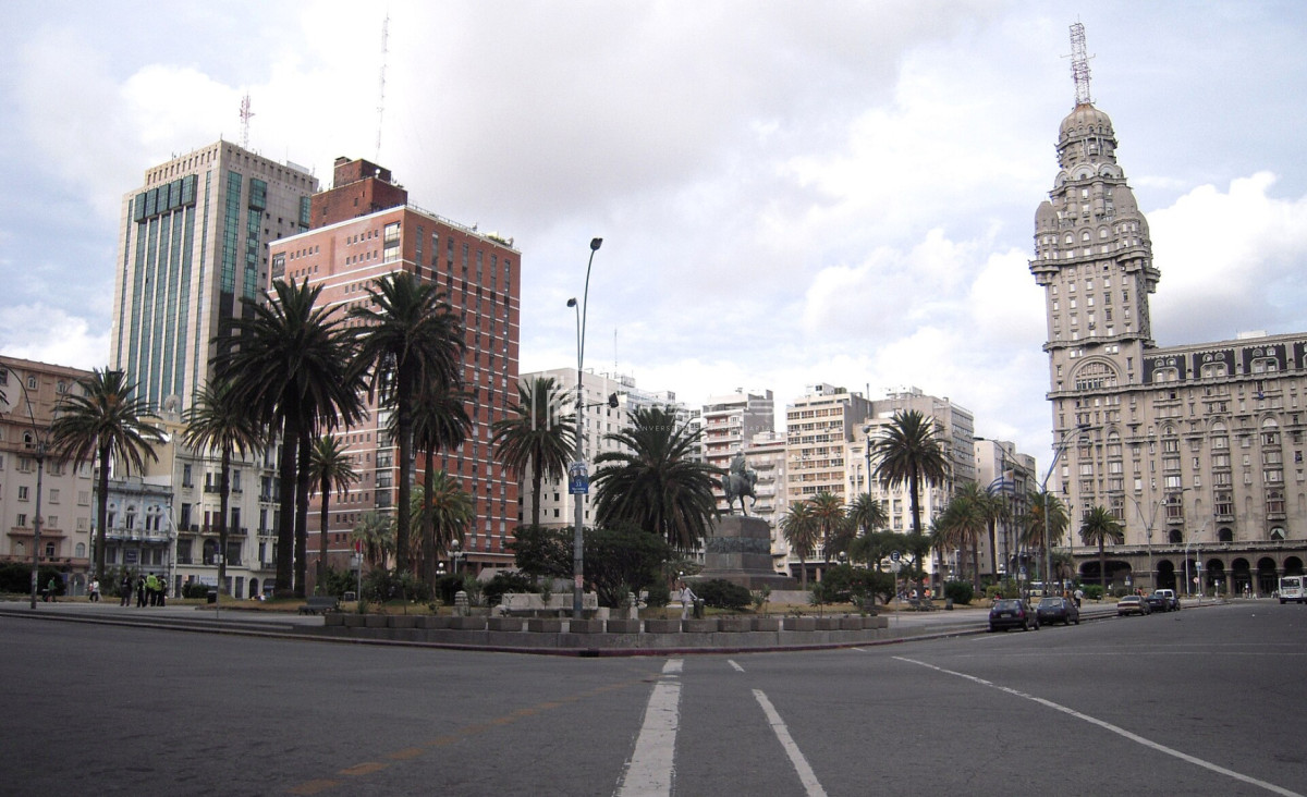 Oficina ID.1587 - Venta oficina 375 m² Plaza Independencia con 1 garajes (COD MRY-1587)