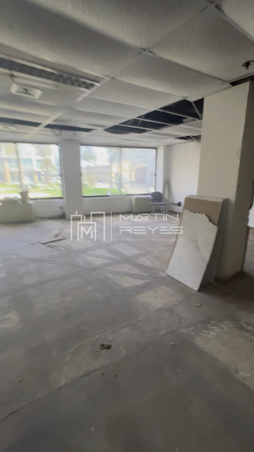 Oficina ID.1588 - Venta oficina 375 m² Plaza Independencia con 1 garajes (COD MRY-1584)