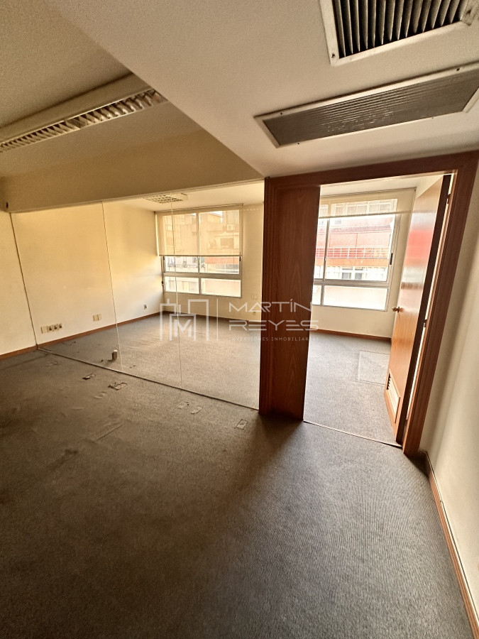 Oficina ID.841 - Alquiler Oficina de 550 m2 en Plaza Independencia