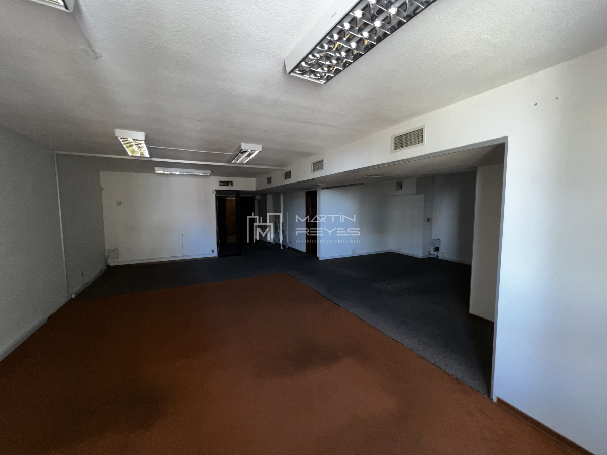 Oficina ID.1129 - Alquiler Oficina 116m2 en Plaza Independencia vista a la Plaza (cod 1129)