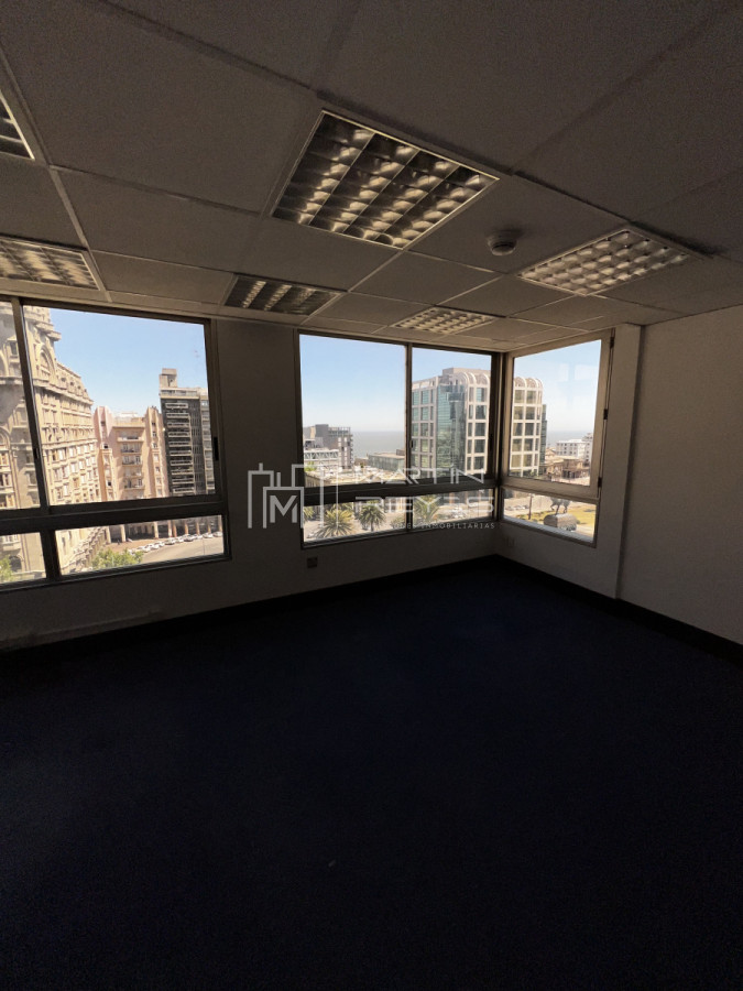 Oficina ID.1031 - Alquiler oficina de 200m2 en Plaza Indepencia al frente (cod 1031)