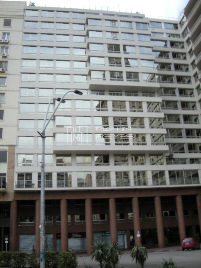 Oficina ID.1033 - Alquiler Oficina 623m2 en Plaza Independencia ÚNICA