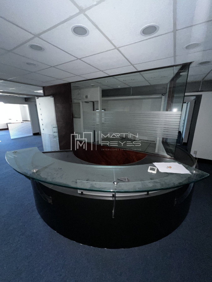 Oficina ID.1031 - Alquiler oficina de 200m2 en Plaza Indepencia al frente (cod 1031)