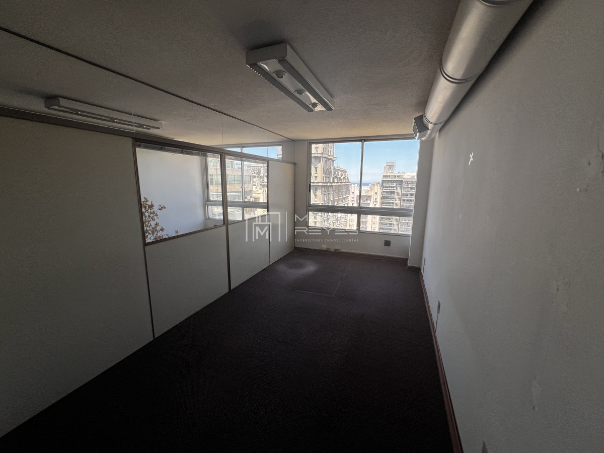 Oficina ID.1132 - Alquiler Oficina 98m2 en Plaza Independencia vista a la Plaza (cod 1132)