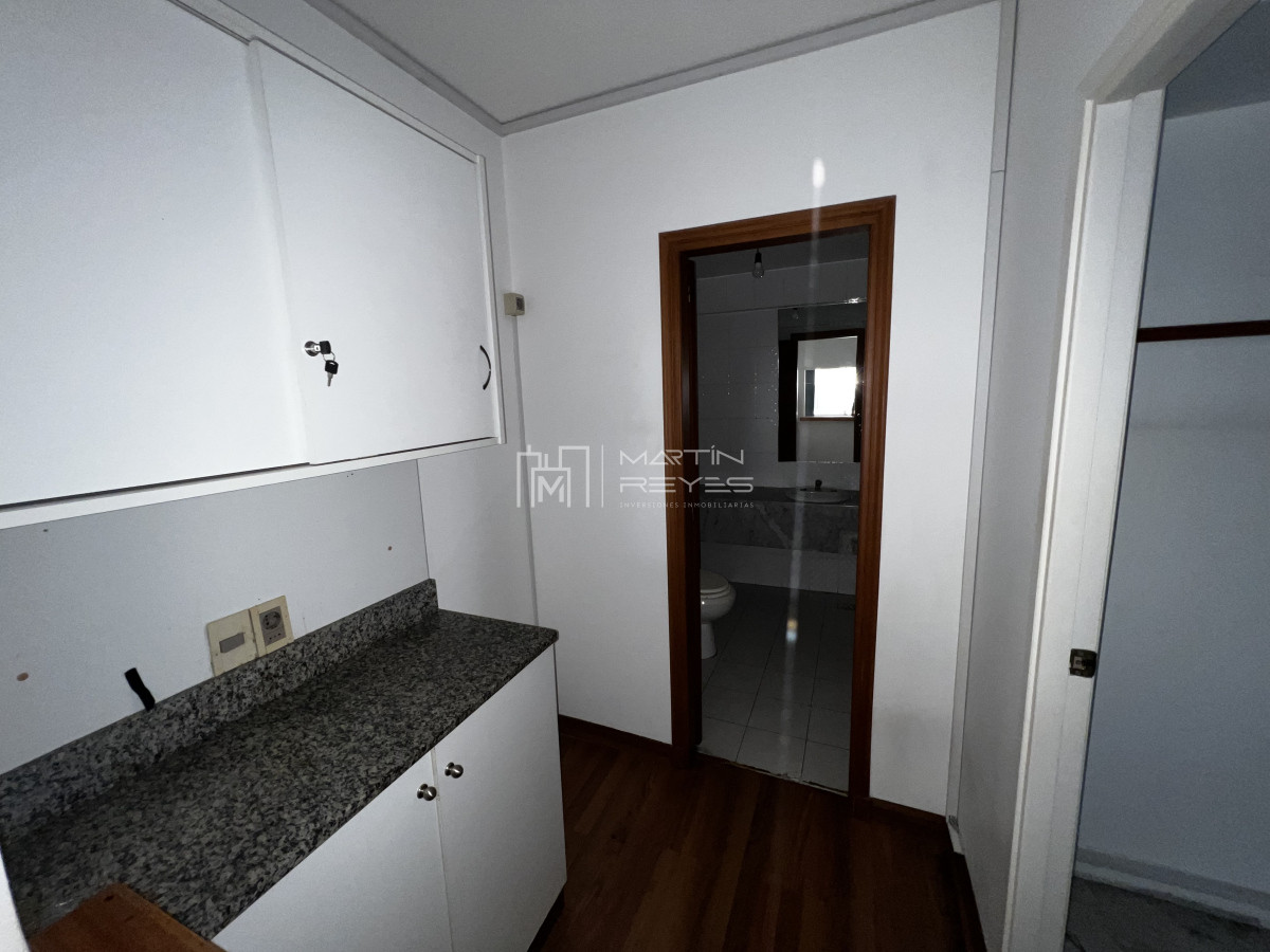 Oficina ID.1038 - Alquiler Oficina 112m2 en Plaza Independencia