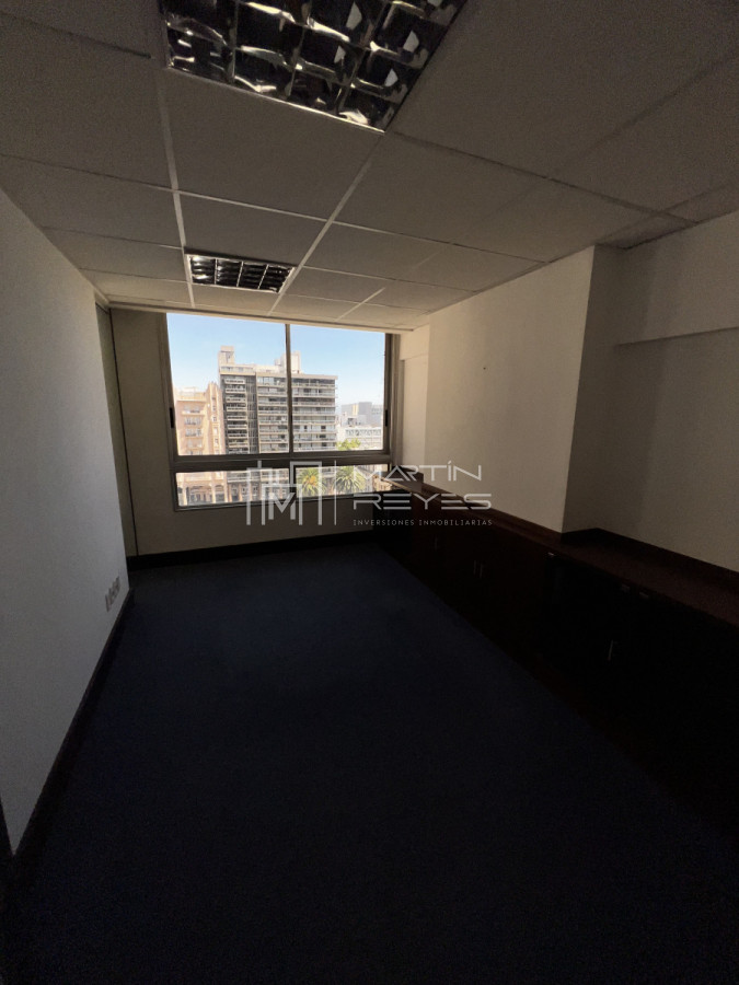 Oficina ID.1031 - Alquiler oficina de 200m2 en Plaza Indepencia al frente (cod 1031)