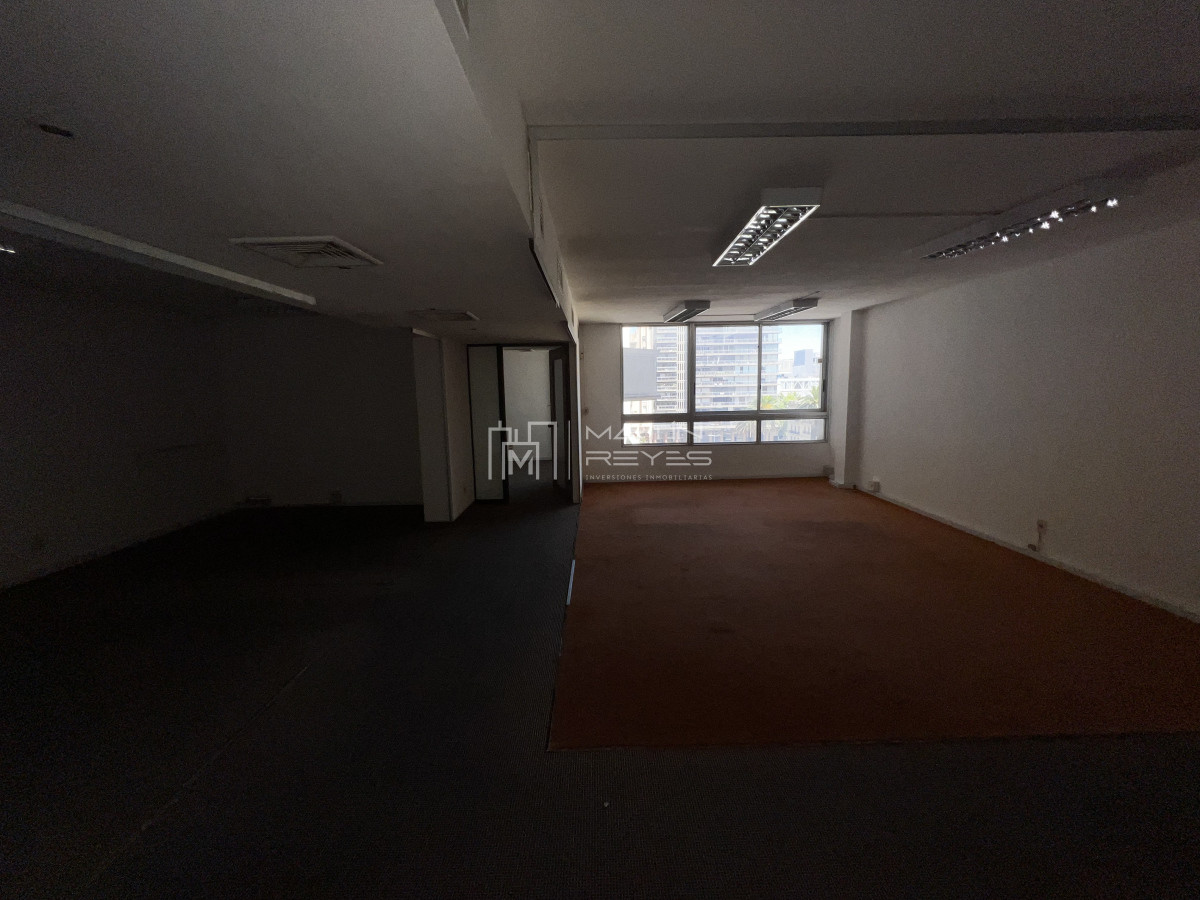 Oficina ID.1129 - Alquiler Oficina 116m2 en Plaza Independencia vista a la Plaza (cod 1129)