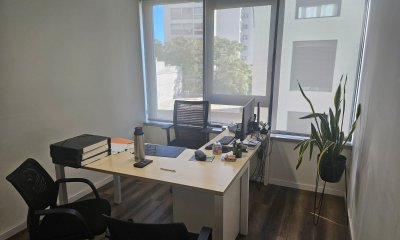 Venta oficina 94m2 con garaje a pasos de WTC con renta